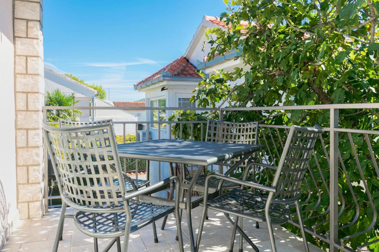 Apartments Ljubomir โรกอซนิซา ภายนอก รูปภาพ